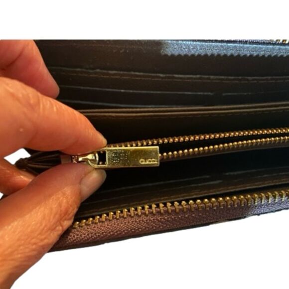 GUCCI NEO VINTAGE SUPREME ZIP AROUND WALLET 8" x 4" - Picture 8 of 10